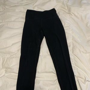 black athletic leggings🦋